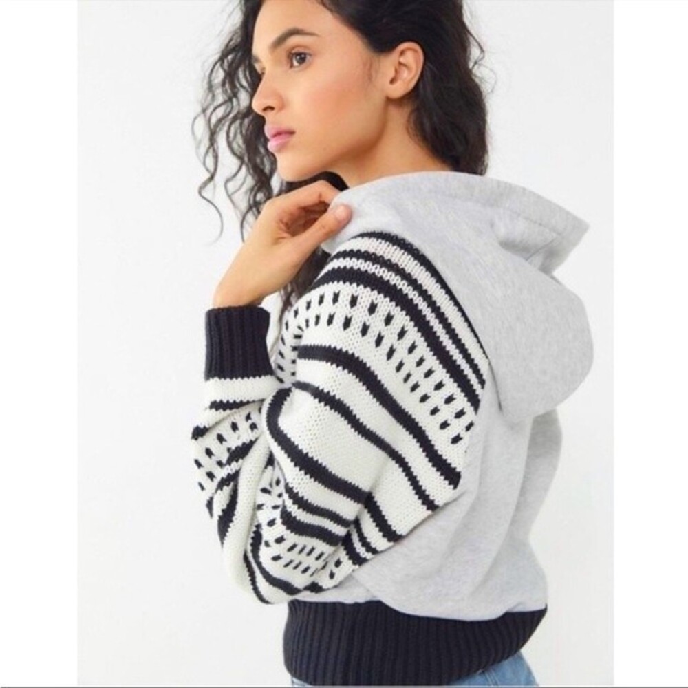 Urban Outfitters Knit Sweater Sleeve Gray Hoodie M